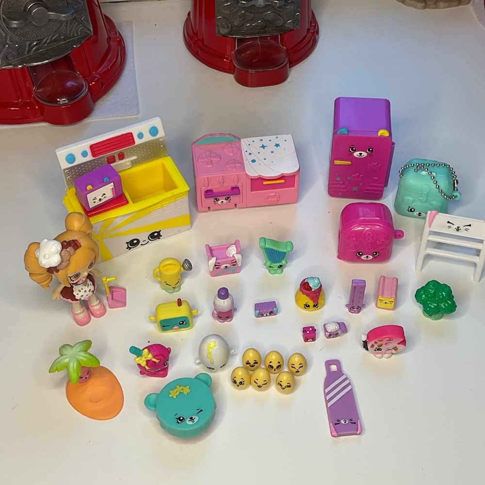Shopkins Colorful Dollhouse Accessories Set